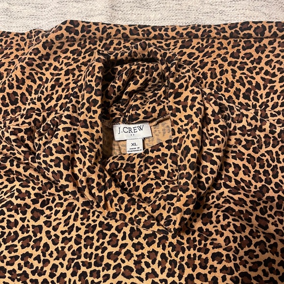 J Crew. Leopard long sleeve turtleneck. - Picture 1 of 2